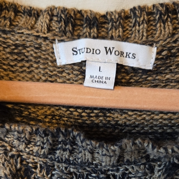 Vintage Studio Works Black and Brown Crew Neck Sweater with Cable Knit Design - Picture 2 of 6